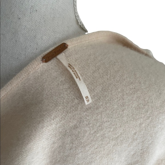 Free People - cream / flutter wool top - Picture 6 of 6